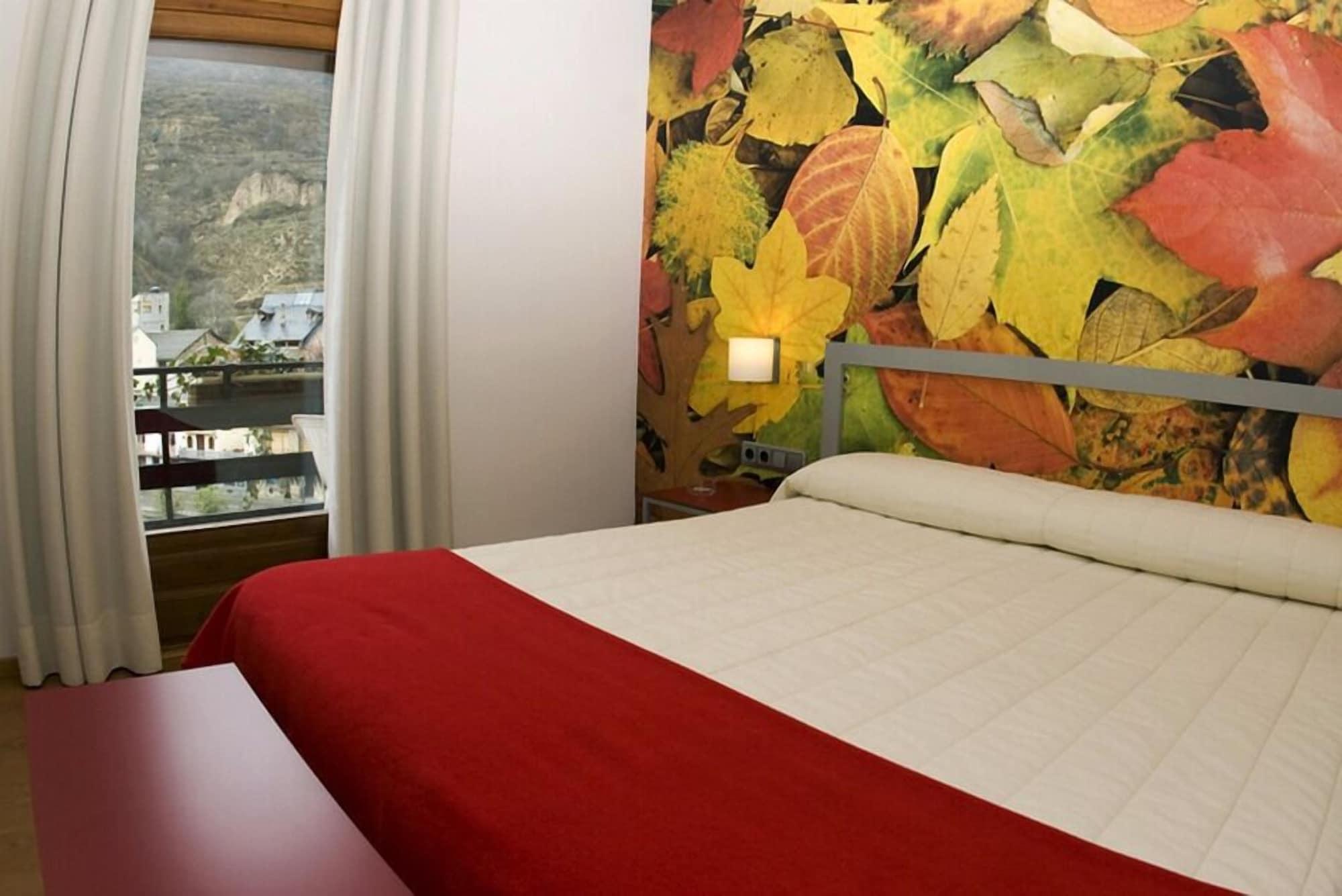 סורט Hotel Restaurant Pessets & Spa מראה חיצוני תמונה