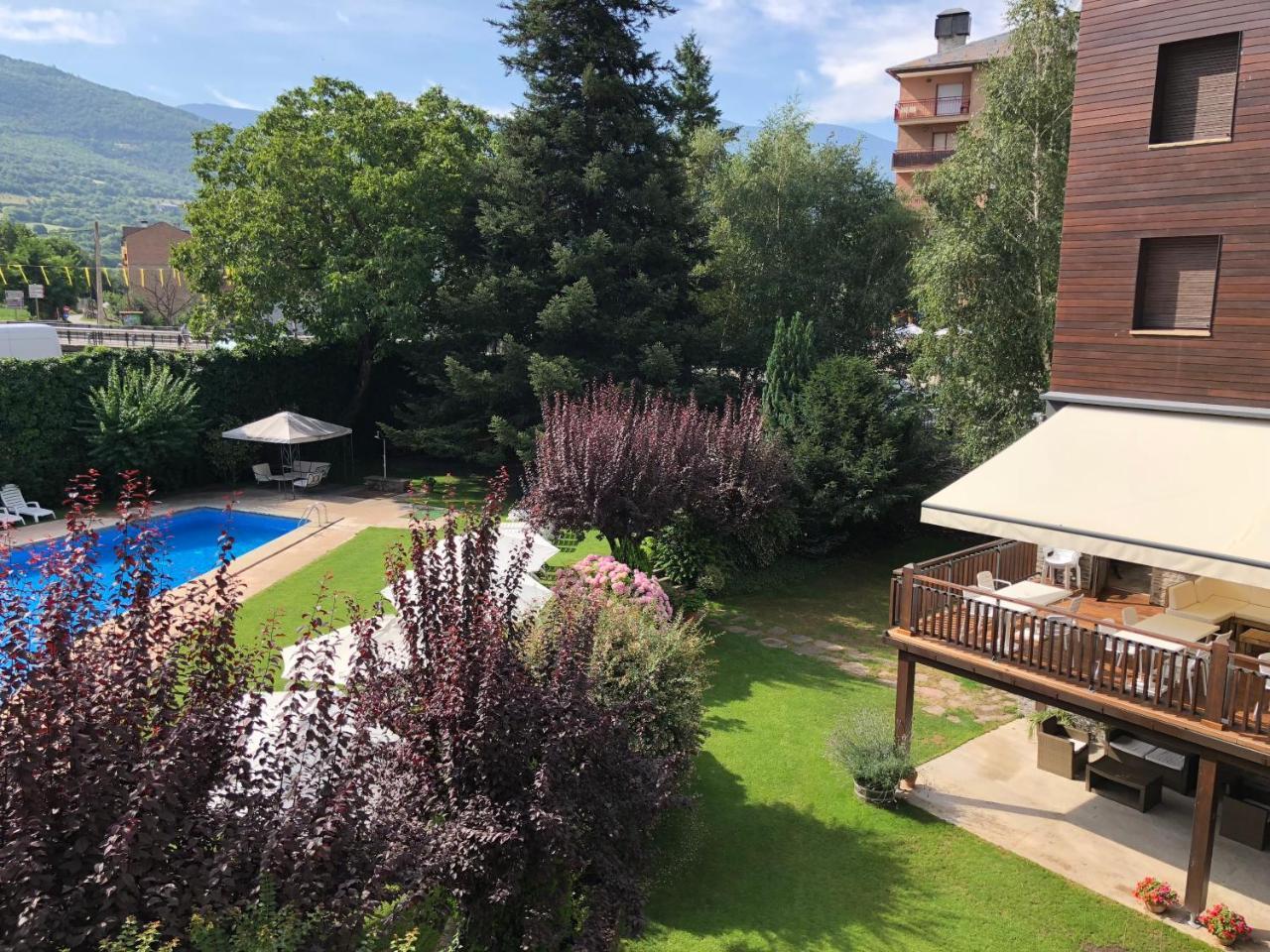 סורט Hotel Restaurant Pessets & Spa מראה חיצוני תמונה