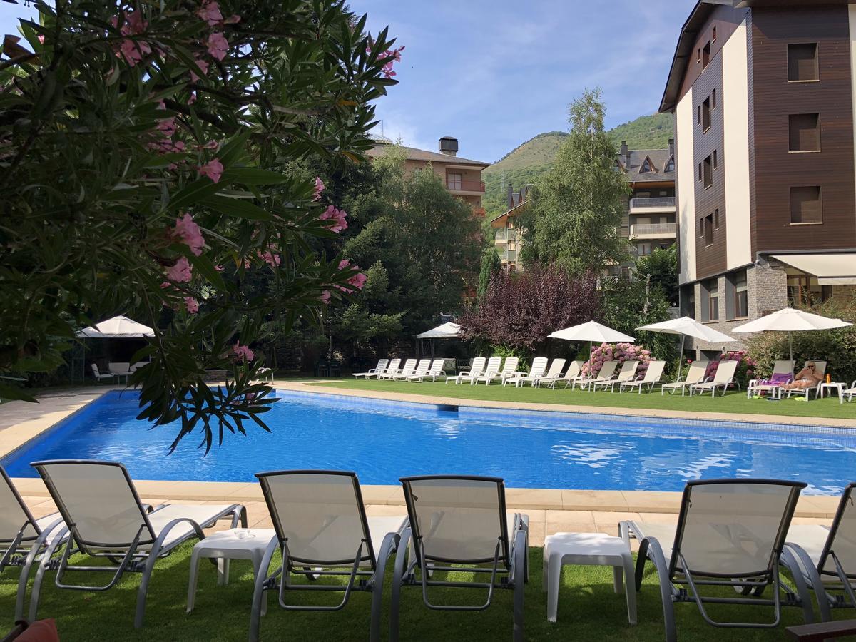 סורט Hotel Restaurant Pessets & Spa מראה חיצוני תמונה