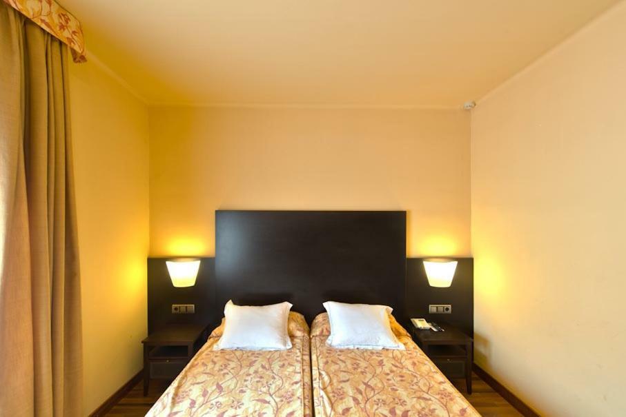 סורט Hotel Restaurant Pessets & Spa מראה חיצוני תמונה